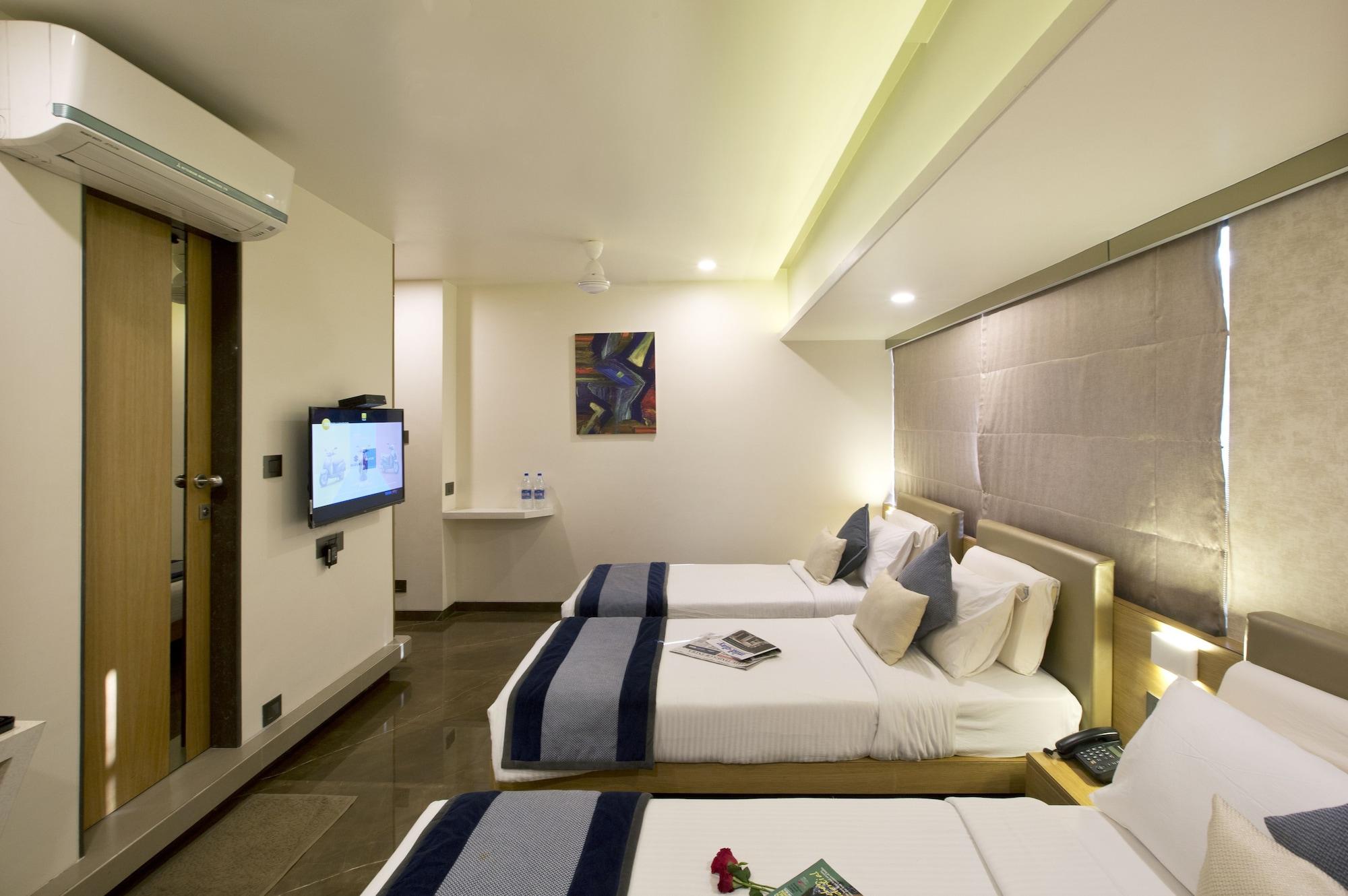 Hotel Planet Residency Мумбаи Экстерьер фото
