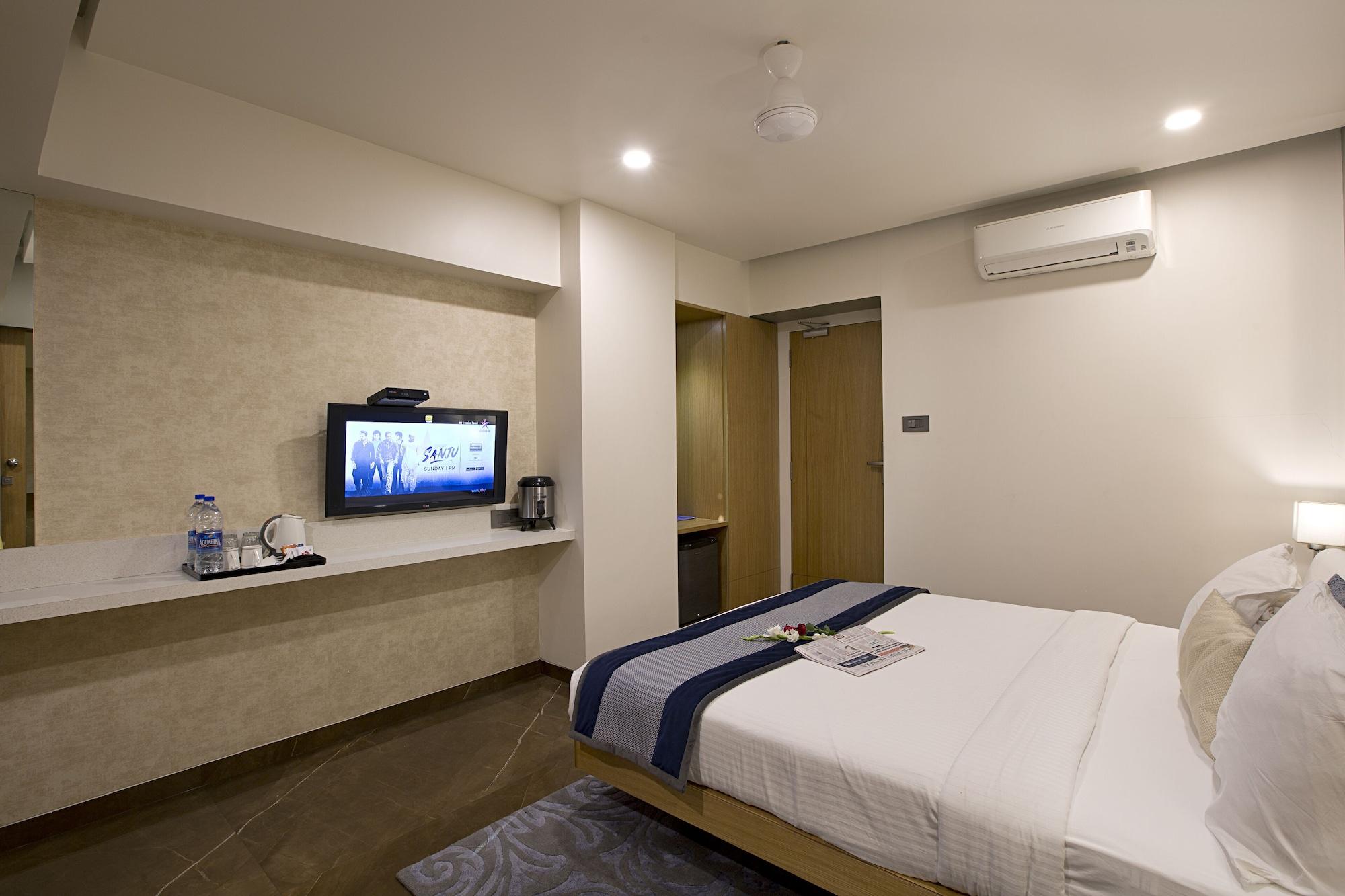 Hotel Planet Residency Мумбаи Экстерьер фото