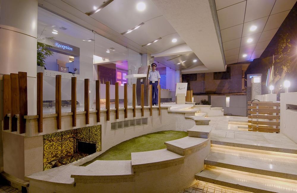 Hotel Planet Residency Мумбаи Экстерьер фото